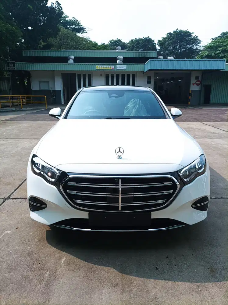 Mercedes-Benz E200 2025 Bensin