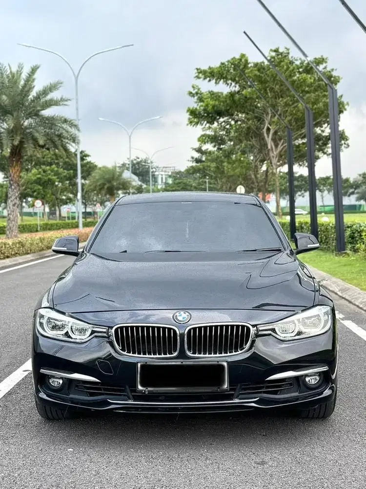 DIJAMIN ISTIMEWA! BMW F30 320i 2.0 Luxury A/T 2018