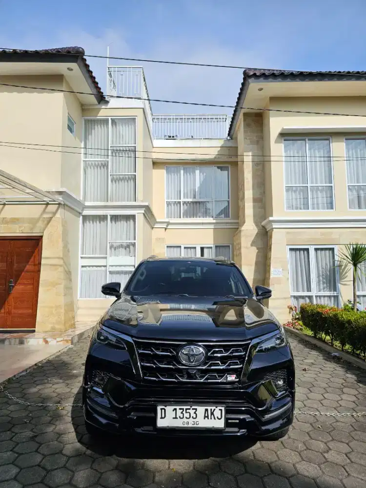 Fortuner GR Sport 2.8 2022/2023 Diesel Automatic Black Edition