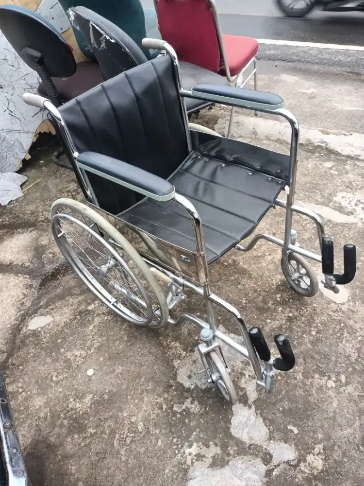kursi roda/ Bangku pasien second