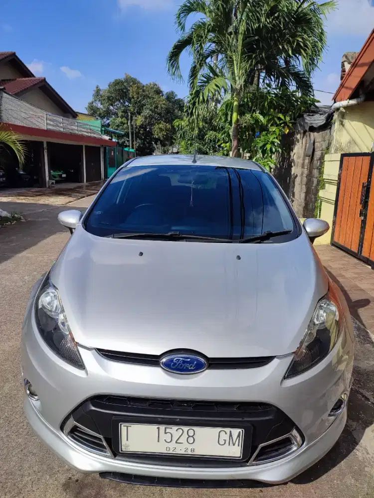 Ford Fiesta S Limited 2012 km rendah
