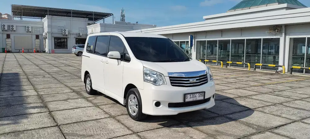 Toyota Nav1 G lux 2.0 matic promo menarik tdp 10% 2013