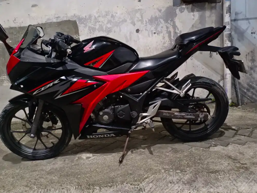 Honda CBR 150R Facelit LED New Tahun 2019 Mesin Halus Siap tancap Gass