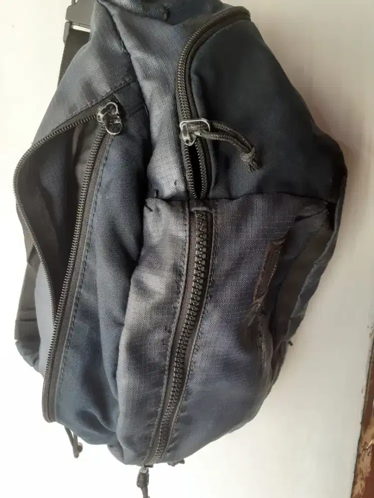 Tas Bloods dan Tas Eiger Waistbag jumbo second
