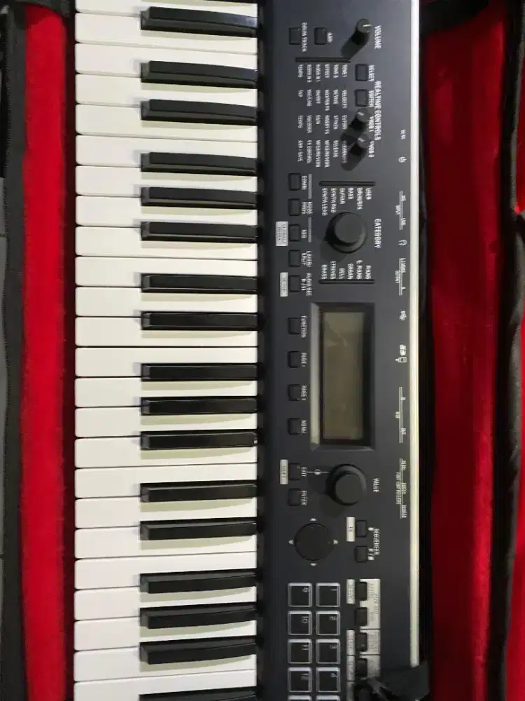 Korg Kross 2 - Keyboard Synthesizer Mulus