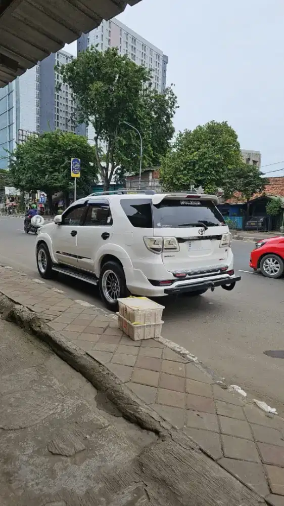 Stoplamp fortuner VNT
