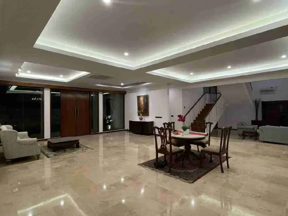 rumah mewah 2 lantai lokasi strategis dekat mall ,scbd ,senayan