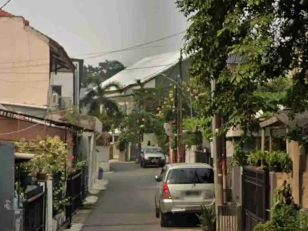 rumah lama tidak layak hitung tanah kebayoran baru dekat fasum sekolah dan pasar santa