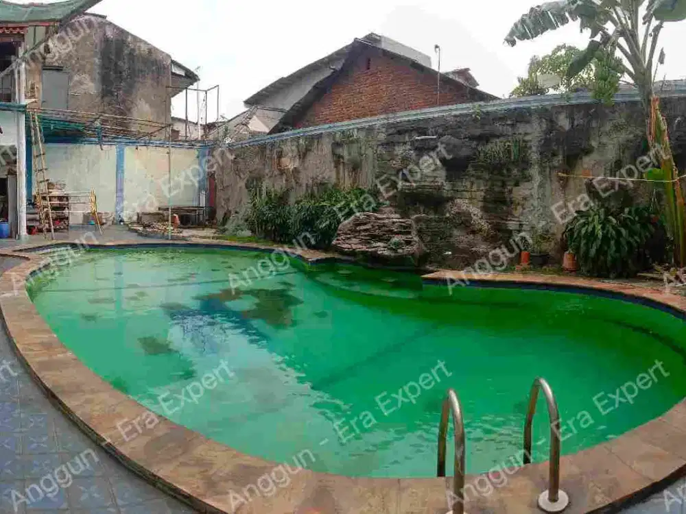 Luas tanah gede, siap huni, kamar banyak hrg dibawah 10M dijual rumah Mampang Prapatan Jaksel include Kolam Renang + extra Paviliun