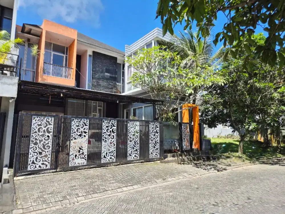 Rumah Murah luas 300 m2 Row Jalan Kembar di Boulevard Araya Golf