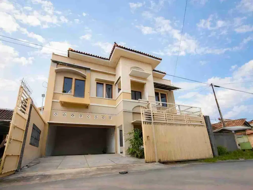 Rumah 2 lt Bagus Luas di Danukusuman Solo Kota