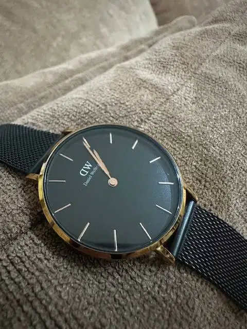 Jan Tangan Wanita DANIEL WALINGTON ORIGINAL mulus sekali