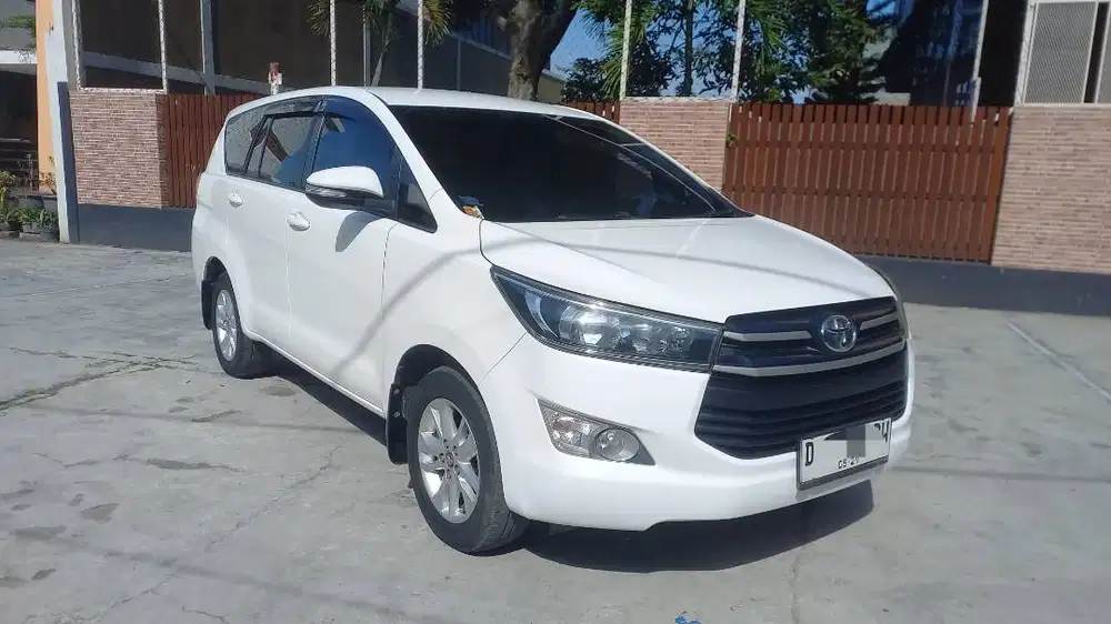 Toyota Kijang Innova (2016)