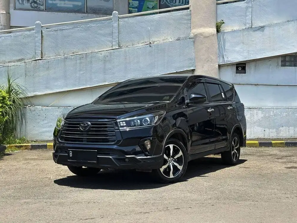 KM 39rb 2021 Toyota Innova Venturer 2.4 Diesel AT Hitam Service Record