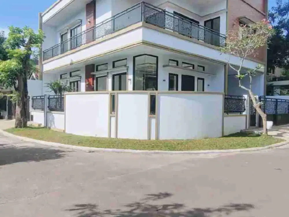 Rumah baru siap huni lokasi strategis di Kencana Loka BSD