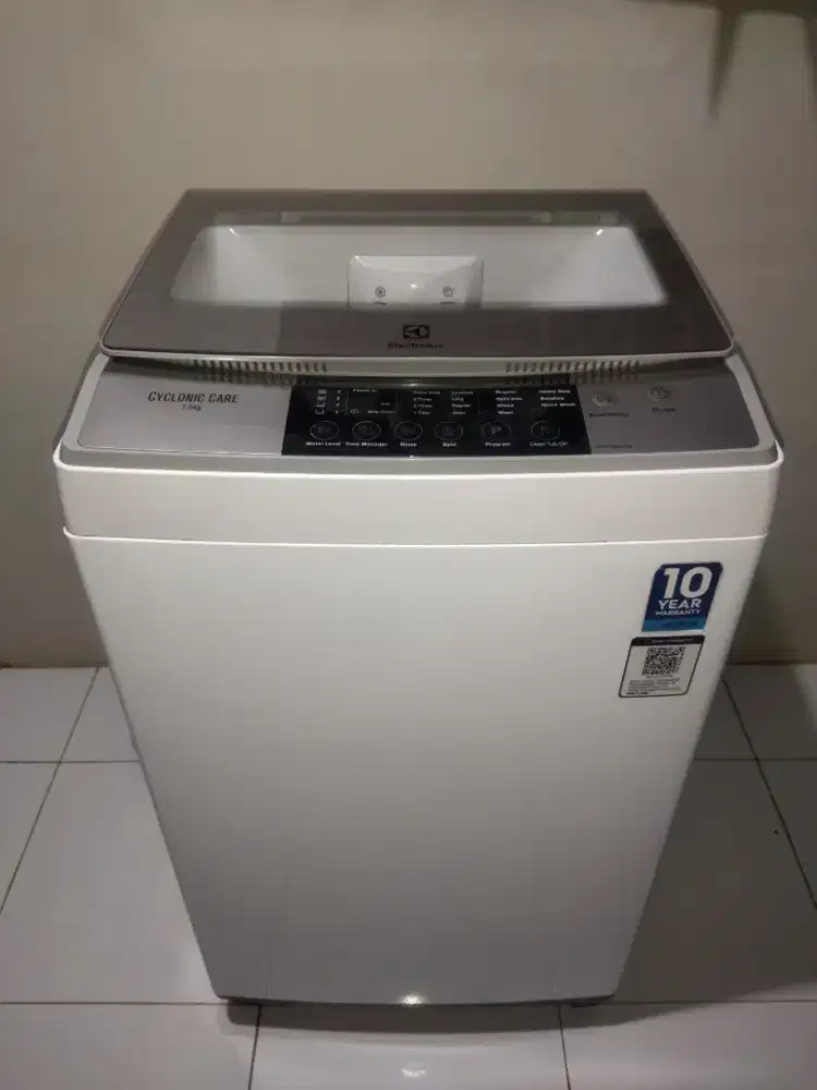 Mesin cuci Electrolux 7,5kg automatic