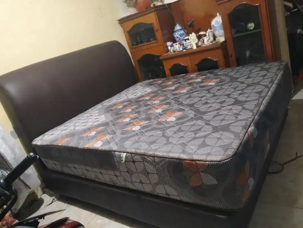 spring bed king koil full latex ( tanpa per), super empuk tinggi 34cm