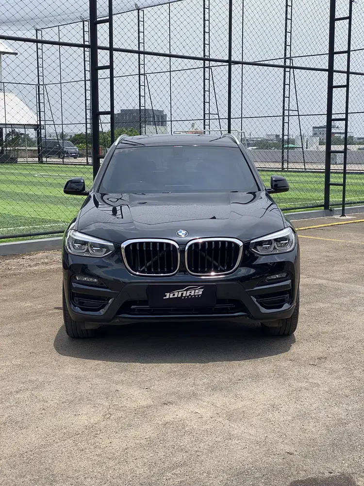 BMW X3 HITAM 2021 Panoramic