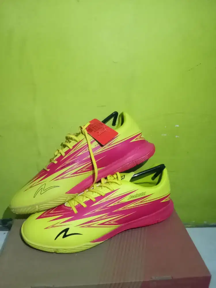 -(specs)lightspeed 3 in 
-Size-41