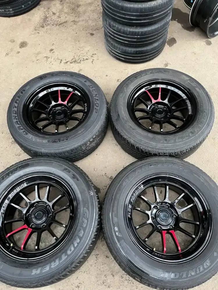 Velg venom5 ring 18 lebar 9 pcd 6x139,7 ET 0 ban 265/60 R18 Fortuner