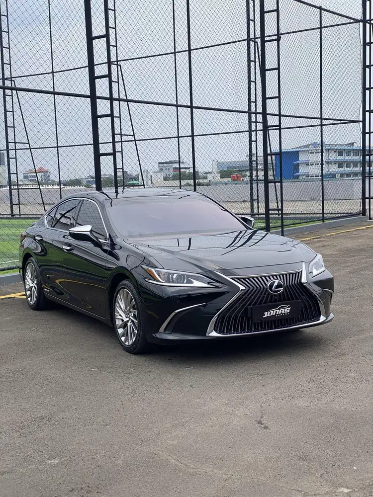 LEXUS ES300H 2020 HITAM HYBRID ULTRA IRIT
