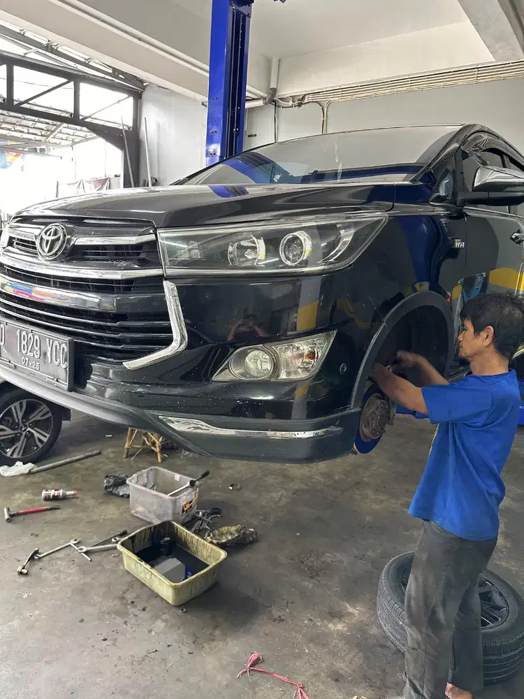 Di cari mekanik mobil berpengalam