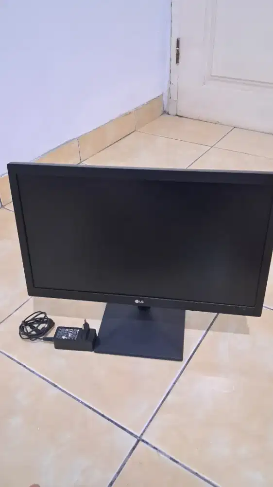 Layar Komputer PC Monitor LG 19 Inch 20MK400H-B