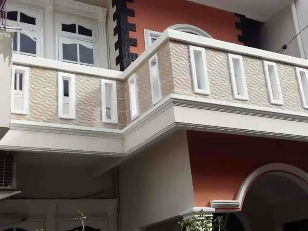 Rumah 3 Lantai Semifurnish Bagus Rapi di Sunter Jaya Jakarta Utara