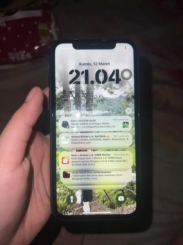 Di jual iPhone secound 11 64gb ori ibox