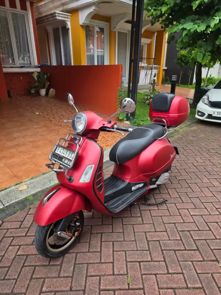 Vespa GTS Super 150 2018 Matte Red KM 13rb Bitubo + Zelioni + Top Box