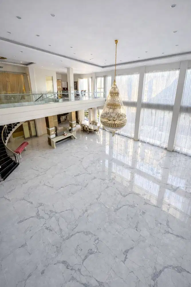 DIJUAL RUMAH MEWAH MODEL MINIMALIS DI PUNCAK GOLF CITRALAND SURABAYA