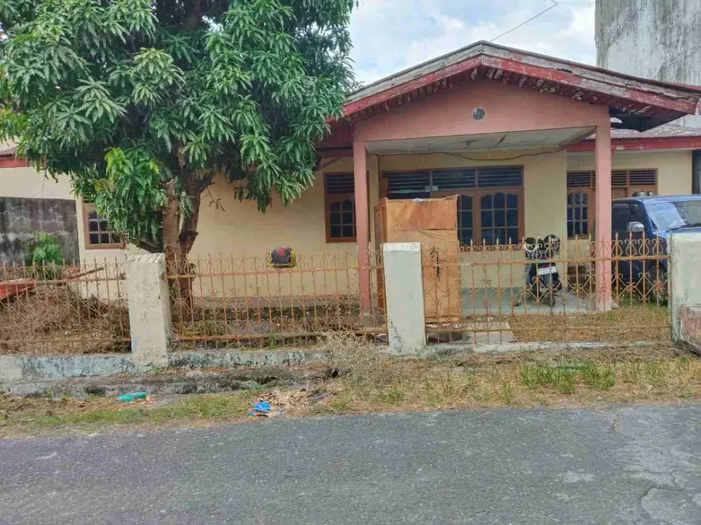 Rumah jalan Lobak/ Pitulo dekat Eka Hospital