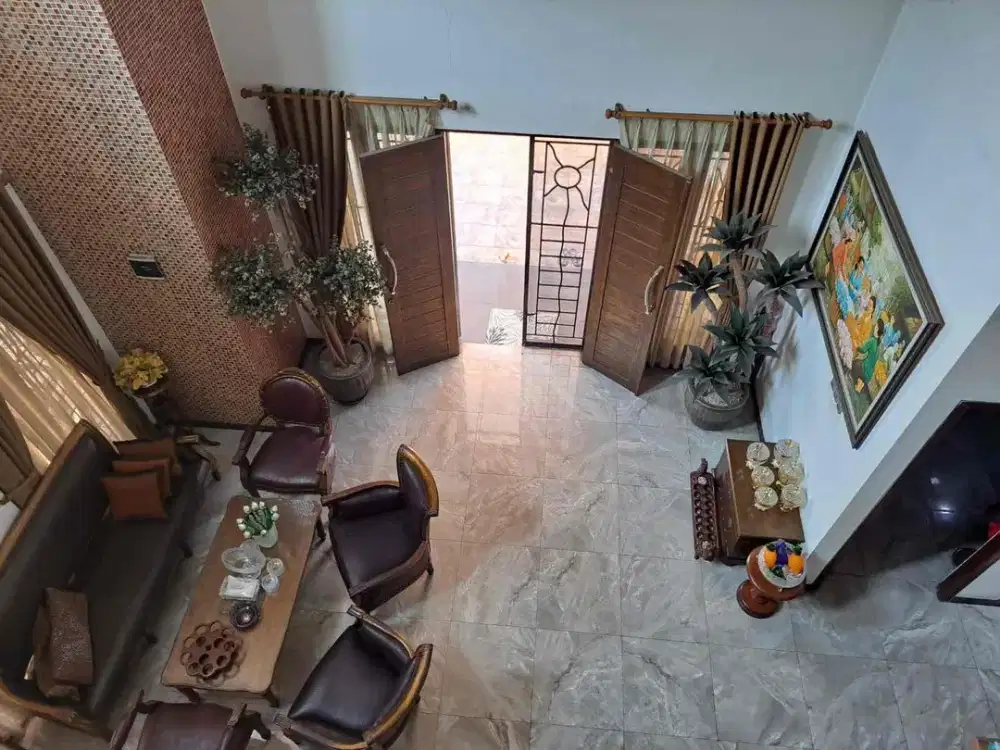 Dijual Rumah asri di Boulevard, Harapan Indah.