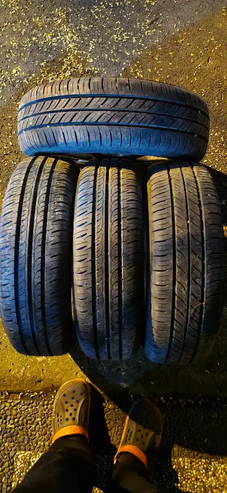 4 buah ban dunlop ec300 ensave 175 65 14 kondisi 98% semua tebal skli