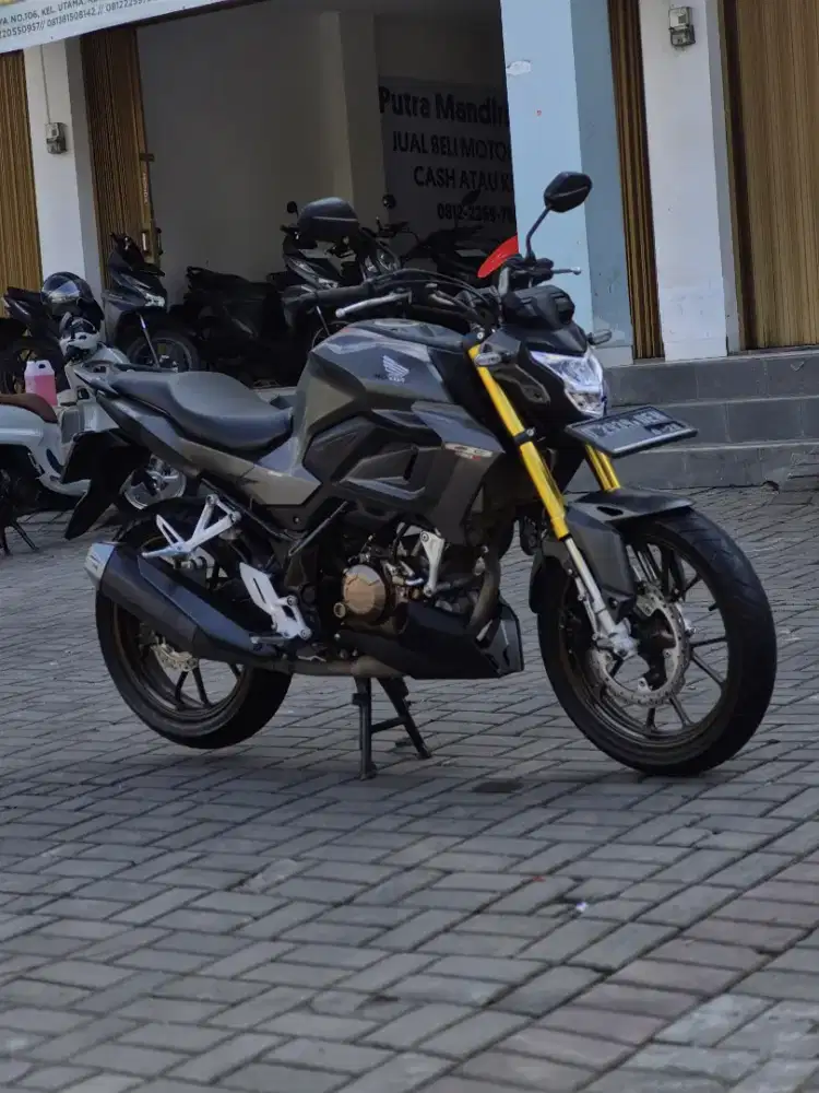 HONDA NEW CB 150R SE 2021 KM 18RB MULUS DP 1.5JT