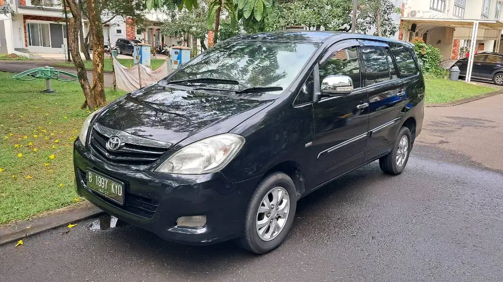 JUAL INNOVA 2.0 MATIK 2011 MULUS