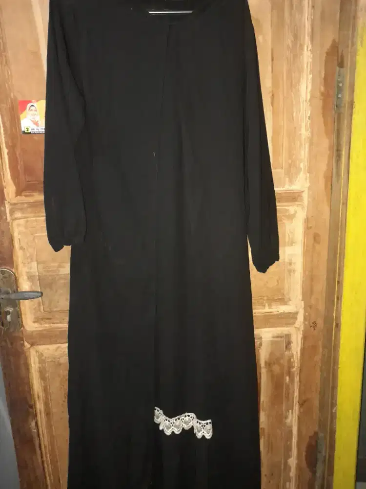 [PROMO] Gamis Hitam Polos Aksen Renda – Masih Baru/Gress!