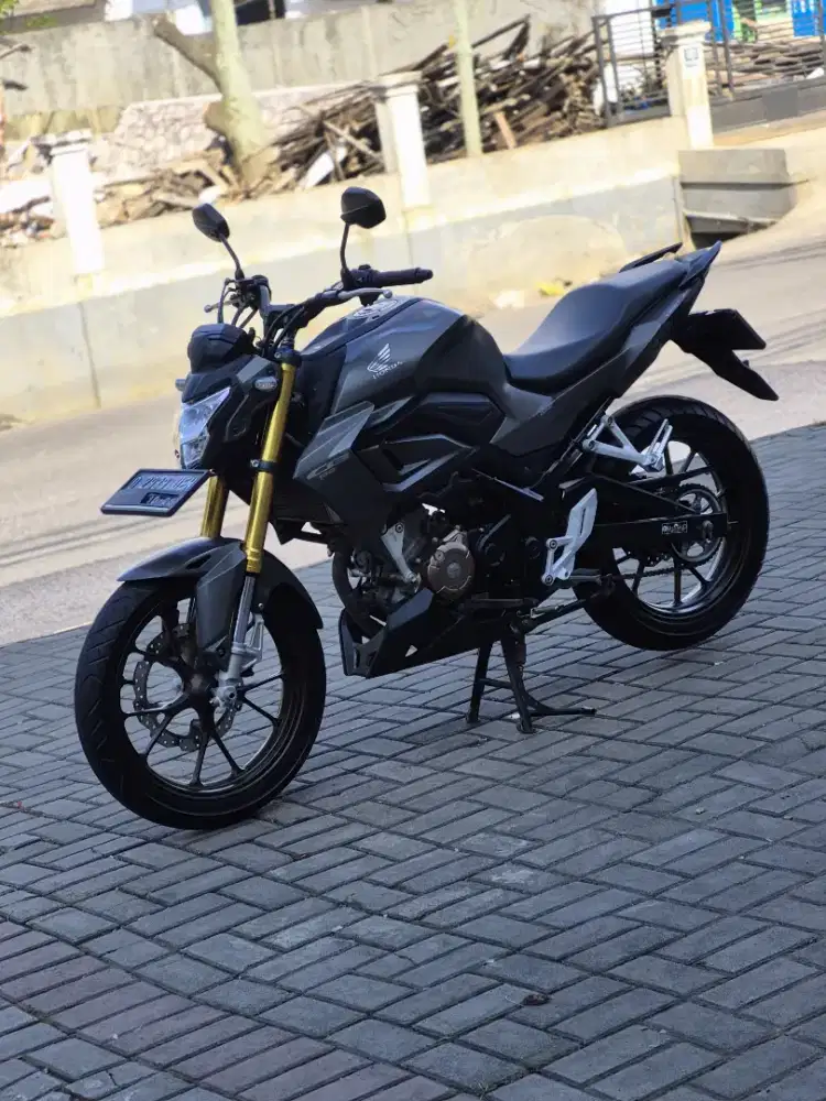 HONDA NEW CB 150R SE KM 18RB ASLI DP BISA 1.5JT