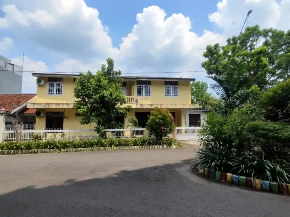 Praja Kebayoran Lama Jakarta Selatan Rumah Homie Row Jalan Lebar Lokasi Strategis