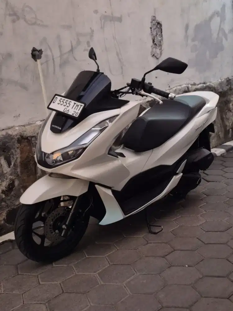 HONDA PCX 160 CBS 2023 KM 17RB ANTIK DP BISA 3JT