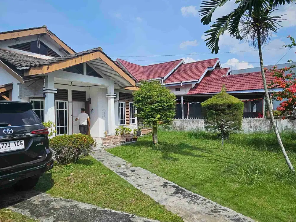 Rumah di Kawasan komplek DPRD Riau.