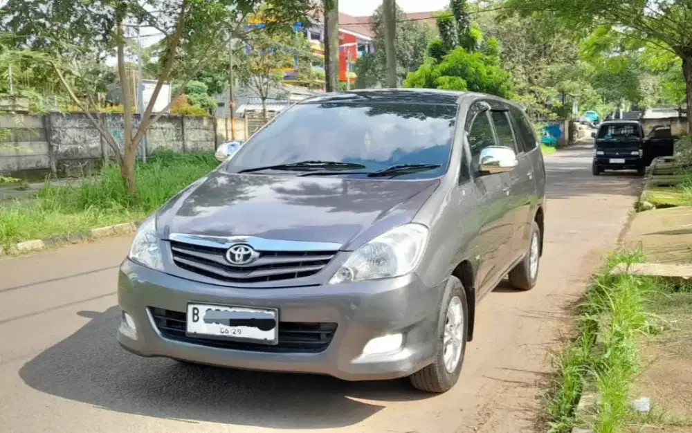 Innova G 2.0 AT Bensin 2009