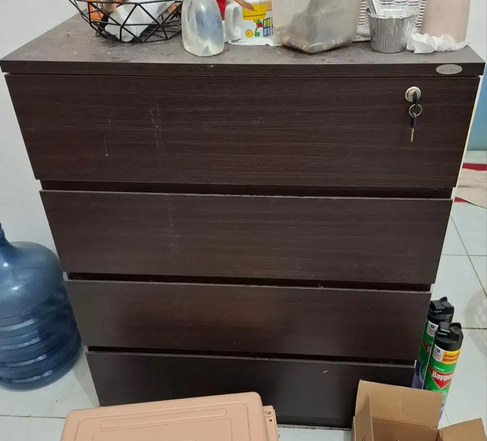Filling cabinet