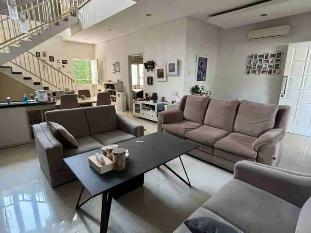 Dijual Rumah Tingkat 2 Lantai Siap Pakai di Bukit Sari, Semarang