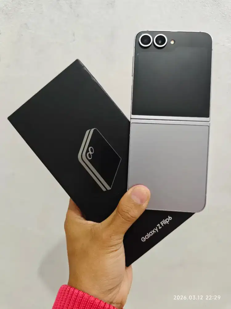 Samsung Z Flip 6 5G 12/256 Gb Likenew 98% Garansi Ex Resmi bisa TT/BT