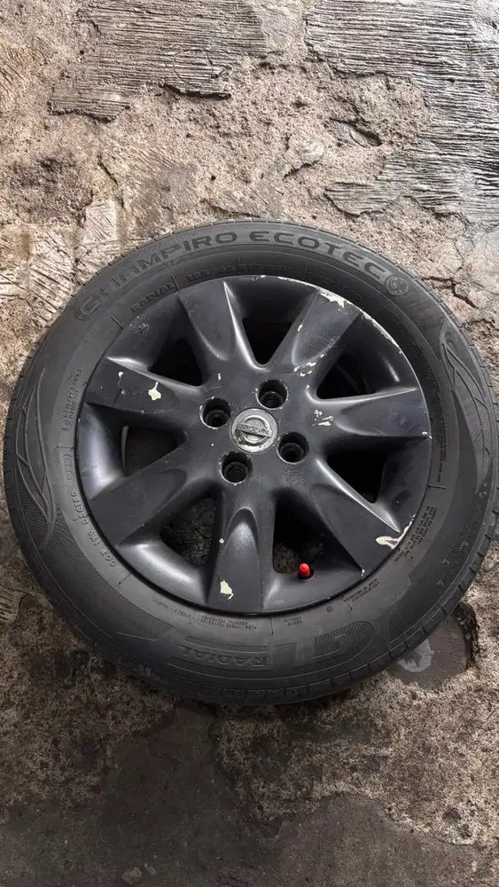Velg dan Ban Nissan March Ring 15