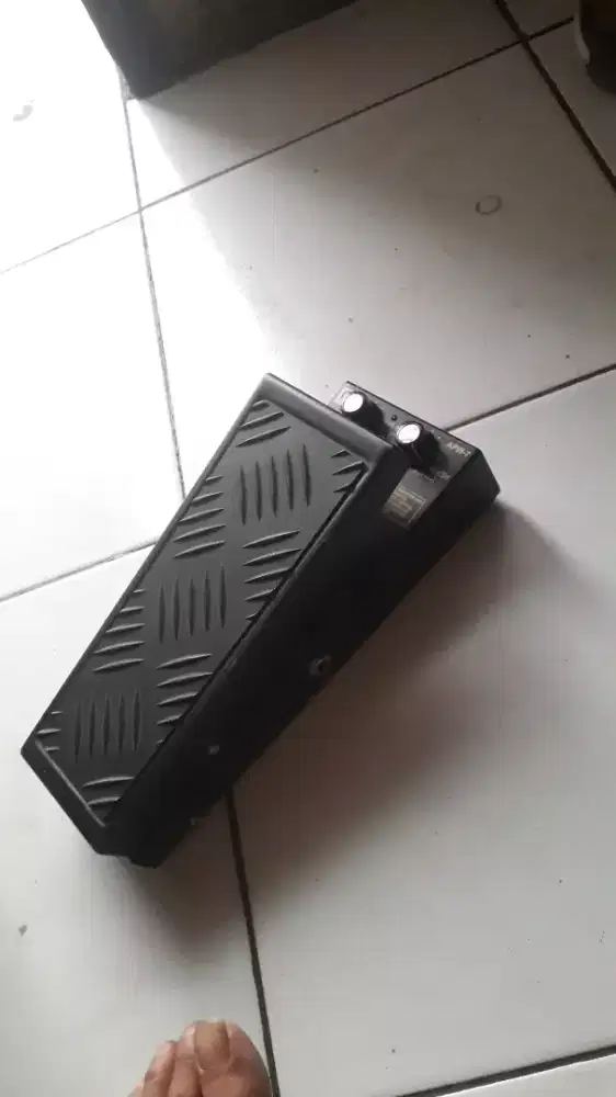 Efek gitar pedal wah  ARTEC PW7
