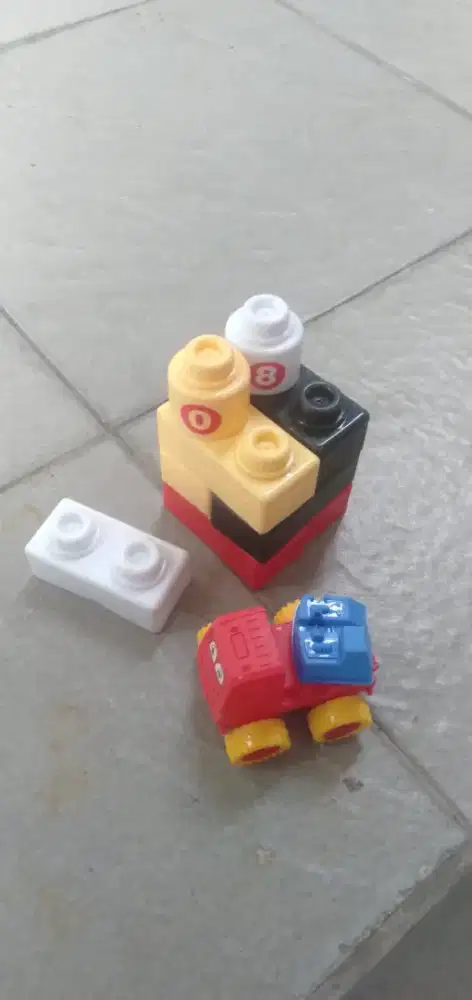 Di jual semua mainan miniatur mobil,dll 1 karung murah aja