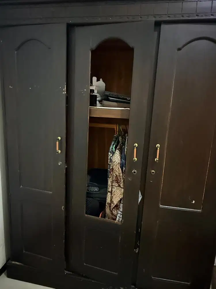 DIJUAL LEMARI KAYU JATI