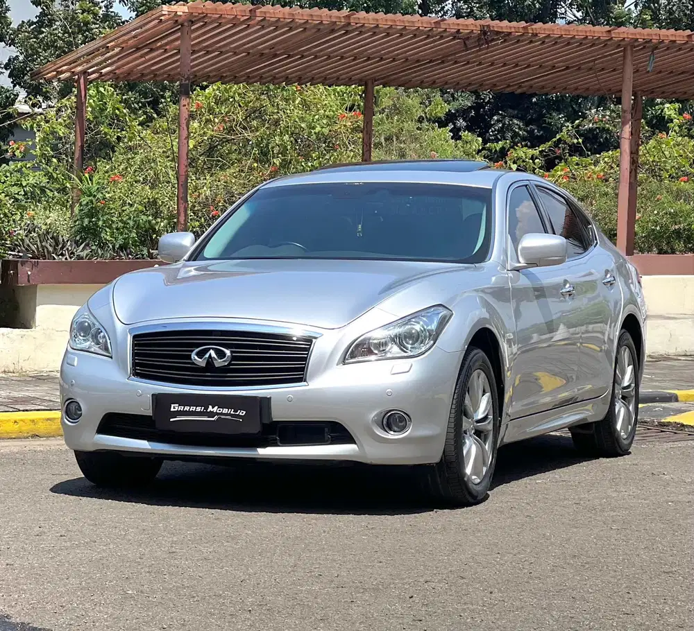 Infiniti M37 V6 2011